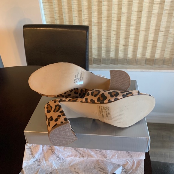 BRAND NEW  Breckelle’s Leopard Mules - Picture 5 of 5